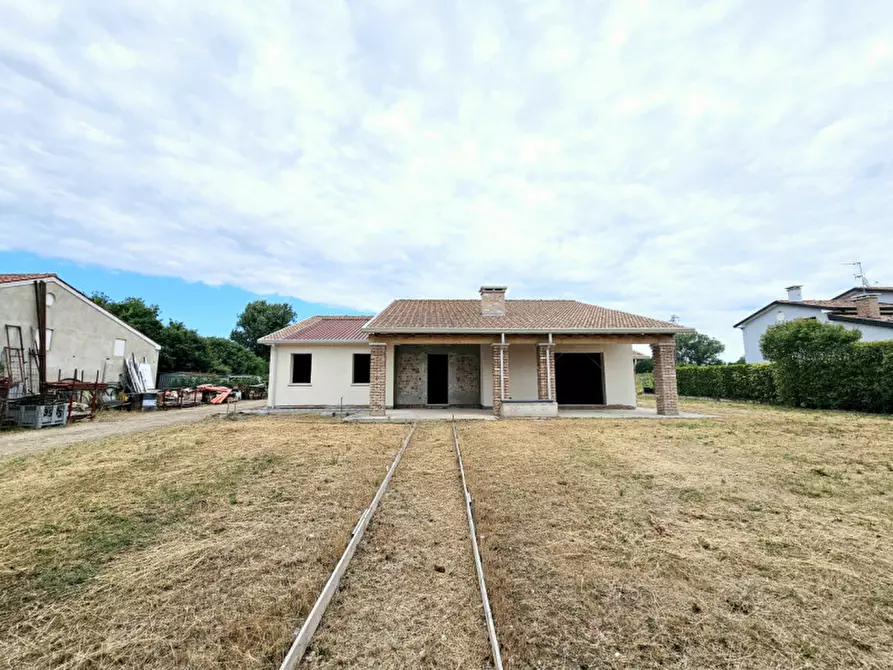 Immagine 9 di Casa indipendente in vendita  in VIA DOSSI a Borgo Veneto