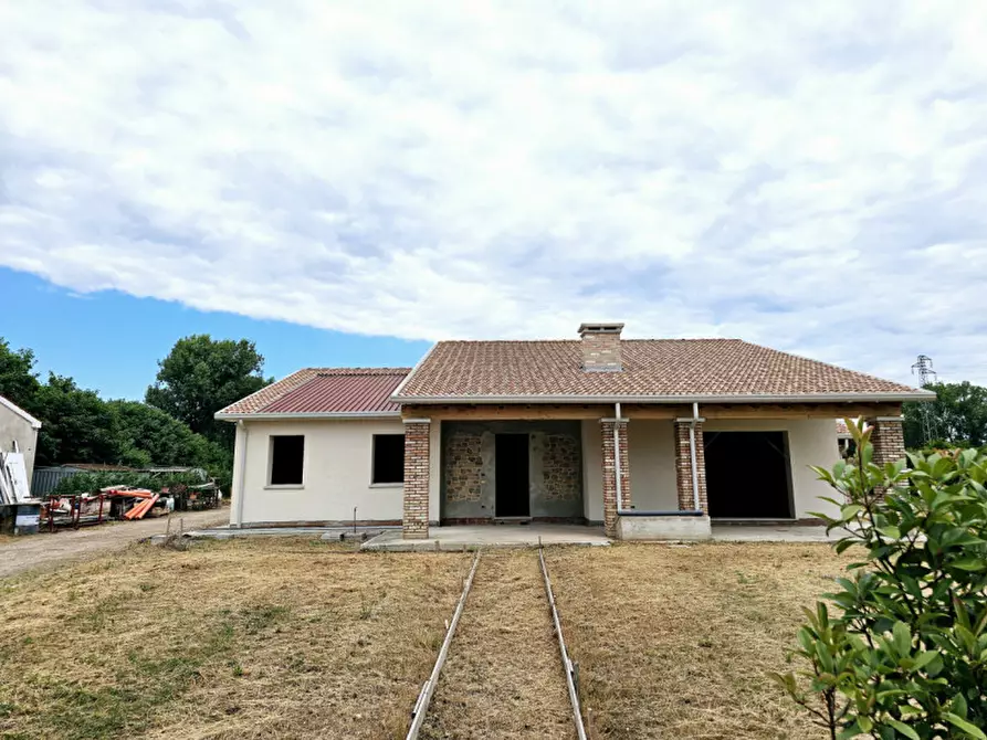 Immagine 16 di Casa indipendente in vendita  in VIA DOSSI a Borgo Veneto