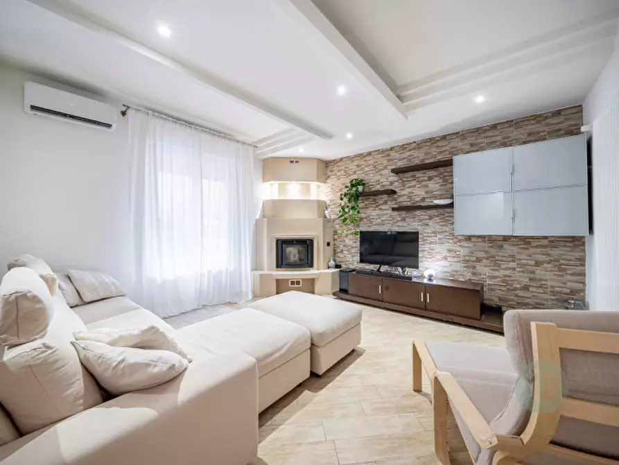 Immagine 3 di Appartamento in vendita  in Via Franklin Delano Roosevelt 124 a Carpi