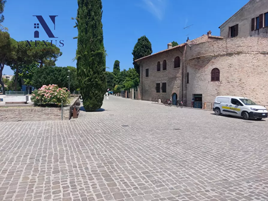 Immagine 2 di Negozio in affitto  in Via Largo di porta maggiore 2 a Fano