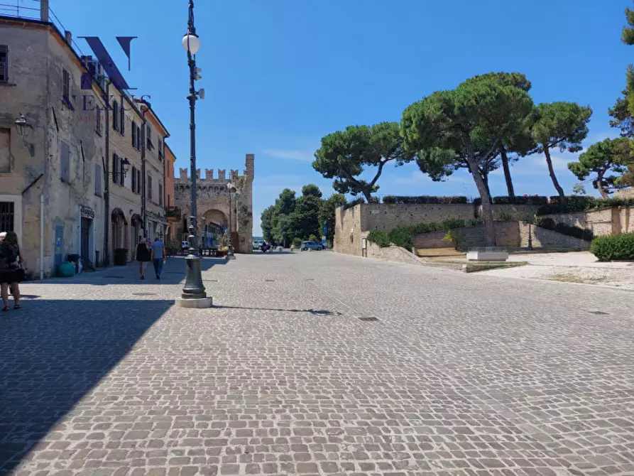 Immagine 3 di Negozio in affitto  in Via Largo di porta maggiore 2 a Fano