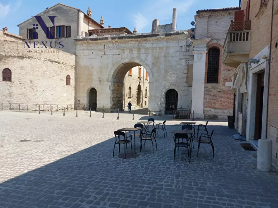 Immagine 4 di Negozio in affitto  in Via Largo di porta maggiore 2 a Fano