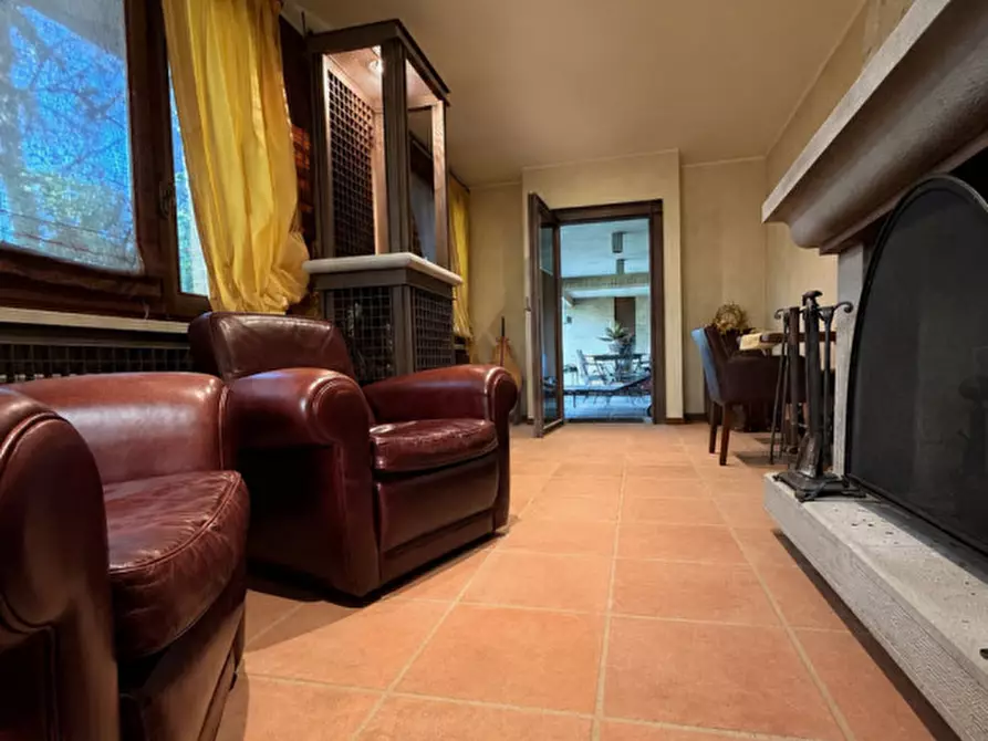 Immagine 18 di Villa in vendita  in via guglielmo marconi 74 a Montechiarugolo