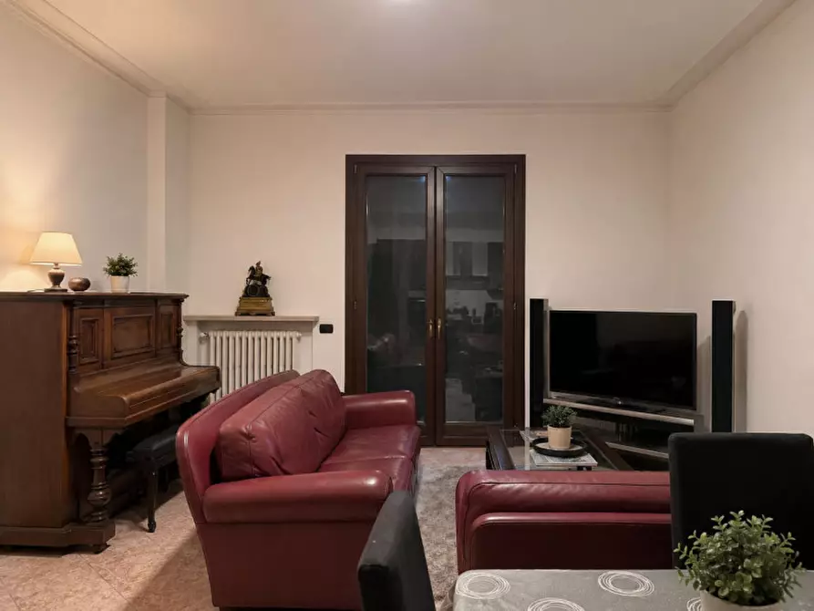 Immagine 34 di Villa in vendita  in via guglielmo marconi 74 a Montechiarugolo