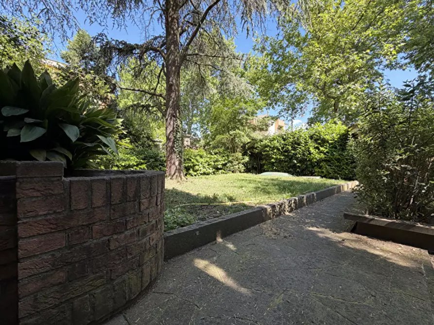 Immagine 46 di Villa in vendita  in via guglielmo marconi 74 a Montechiarugolo