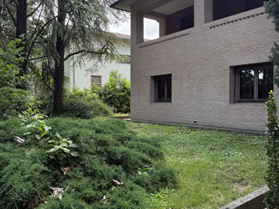 Immagine 57 di Villa in vendita  in via guglielmo marconi 74 a Montechiarugolo