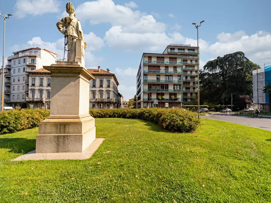 Immagine 1 di Appartamento in vendita  in Via Carlo Alberto 39 a Monza