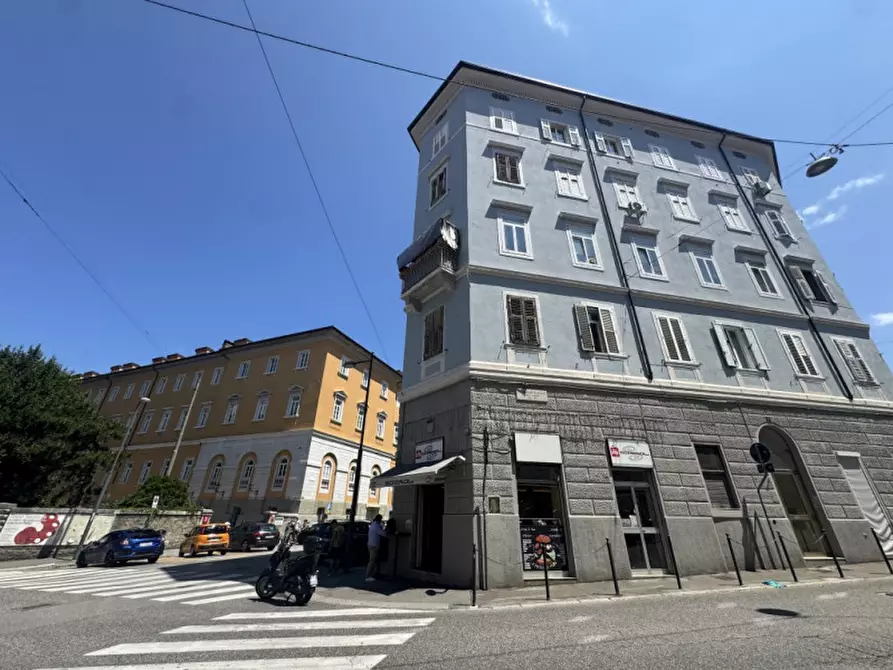 Immagine 14 di Appartamento in affitto  in Via Massimo D'Azeglio 2 a Trieste