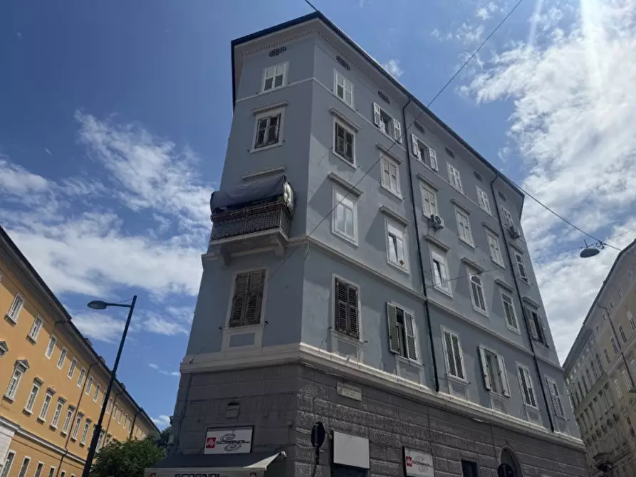 Immagine 17 di Appartamento in affitto  in Via Massimo D'Azeglio 2 a Trieste