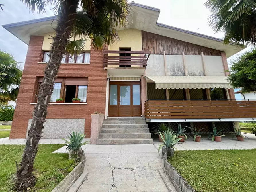 Immagine 1 di Villa in vendita  in via Tricesimo 26 a Tavagnacco