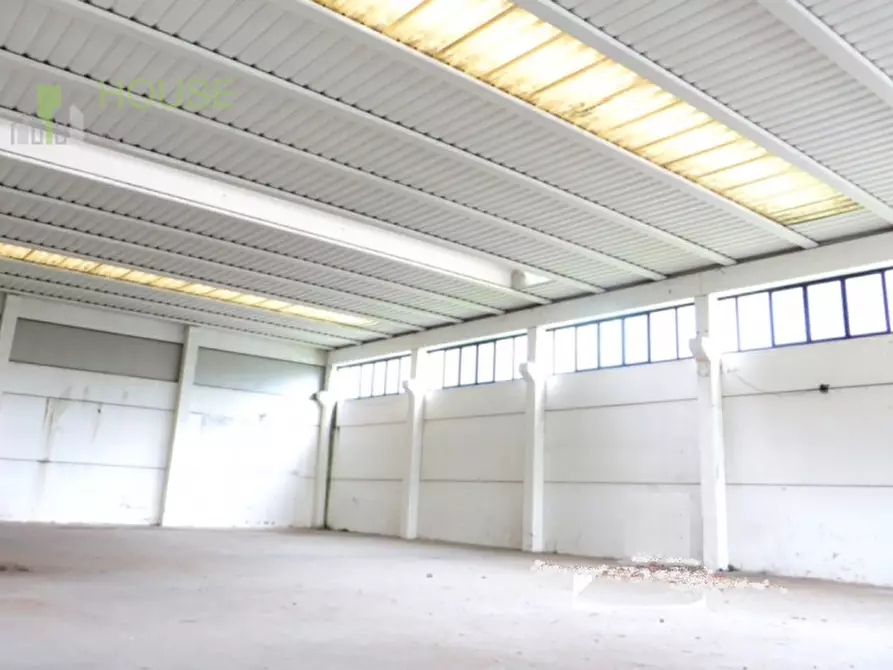 Immagine 2 di Capannone industriale in vendita  in Viale dell' Economia a Thiene