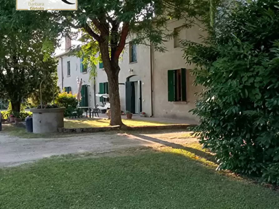 Immagine 1 di Rustico / casale in vendita  a Sant'urbano
