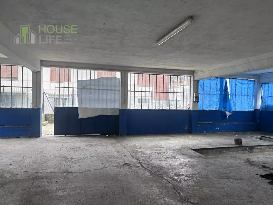 Immagine 2 di Magazzino in affitto  a Schio