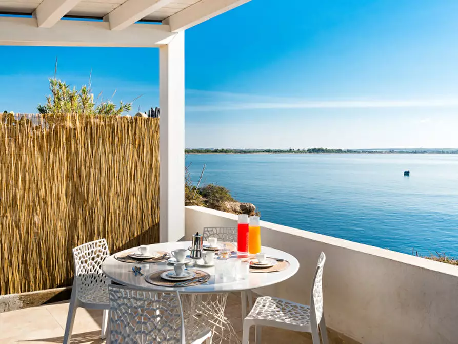 Immagine 1 di Villa in vendita  in Porto Ulisse a Ispica