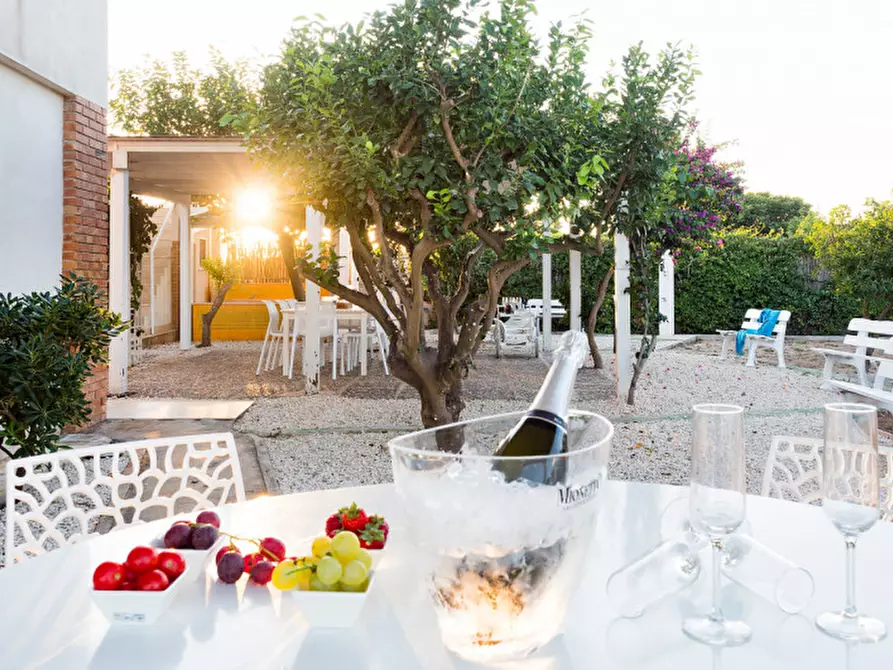 Immagine 25 di Villa in vendita  in Porto Ulisse a Ispica