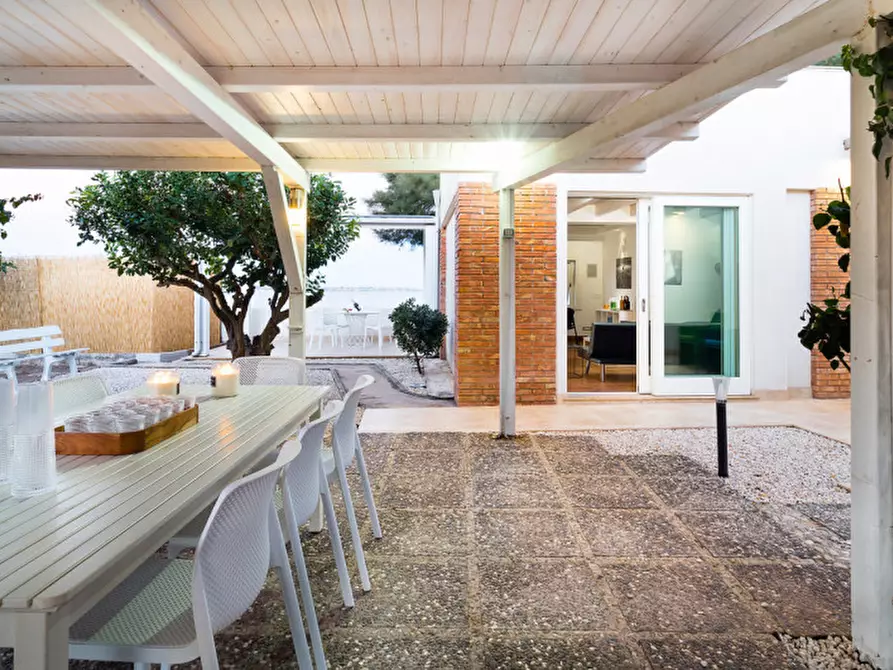 Immagine 26 di Villa in vendita  in Porto Ulisse a Ispica