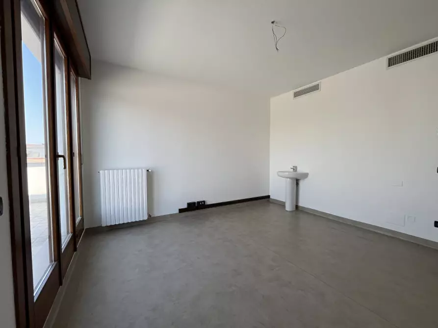 Immagine 8 di Ufficio in affitto  a Rubano