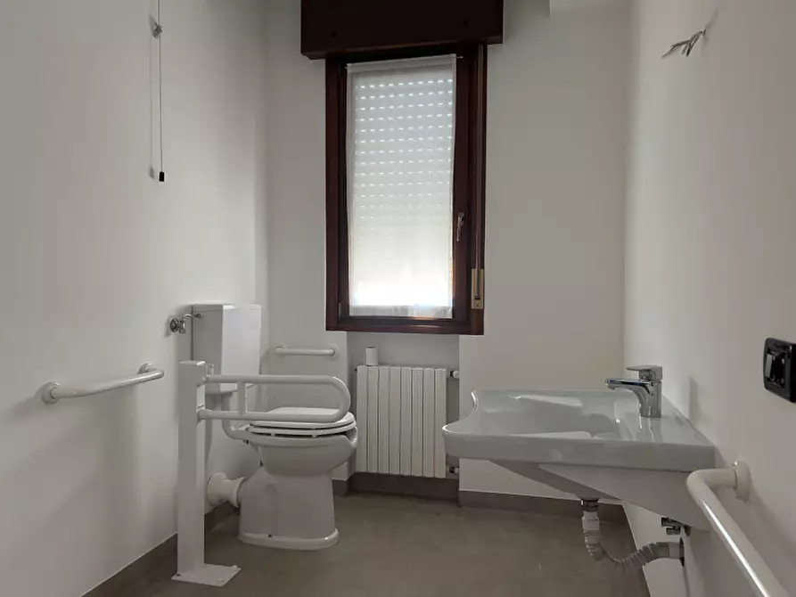 Immagine 12 di Ufficio in affitto  a Rubano