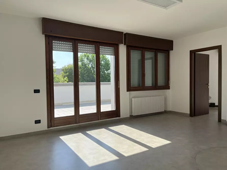 Immagine 15 di Ufficio in affitto  a Rubano