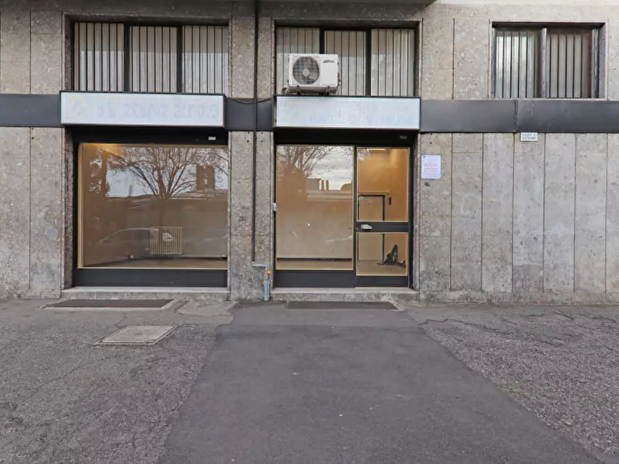 Immagine 4 di Ufficio in affitto  in via Lillo Del Duca a Bresso