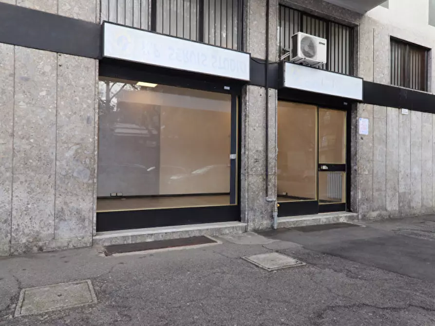 Immagine 7 di Ufficio in affitto  in via Lillo Del Duca a Bresso
