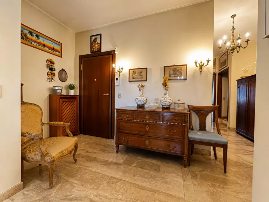 Immagine 2 di Appartamento in vendita  in Via Michelangelo Buonarroti a Milano