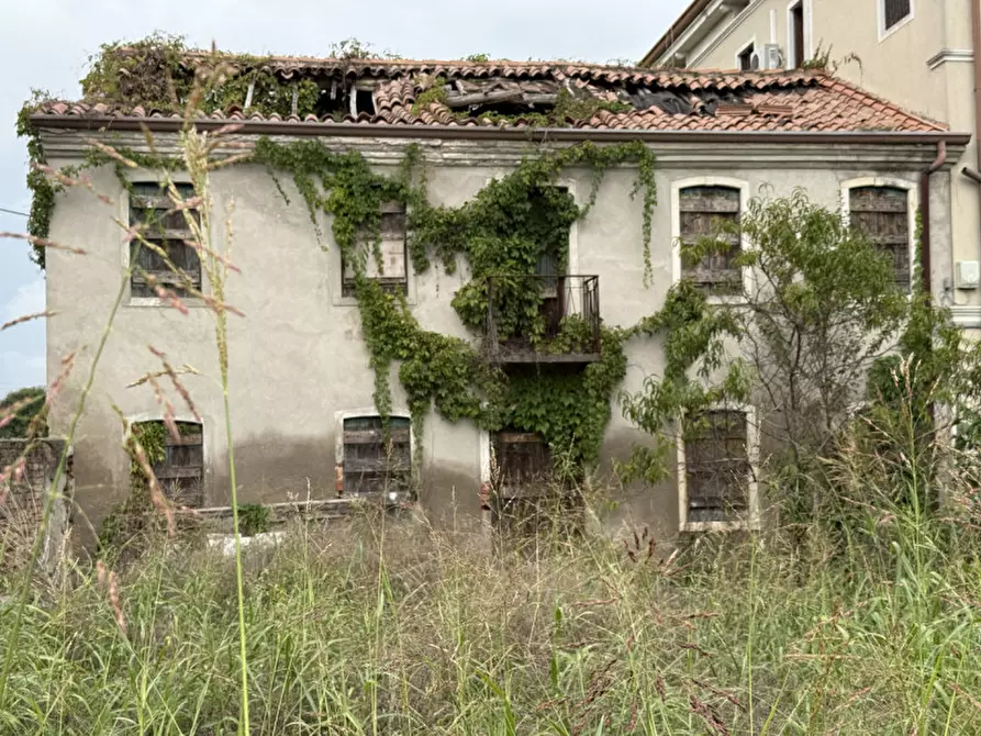 Immagine 5 di Rustico / casale in vendita  a Selvazzano Dentro
