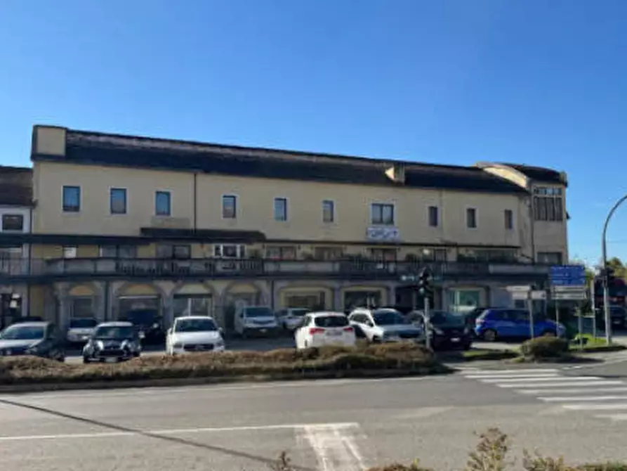 Immagine 1 di Hotel in vendita  in Piazza Martiri, 22 a Sedico