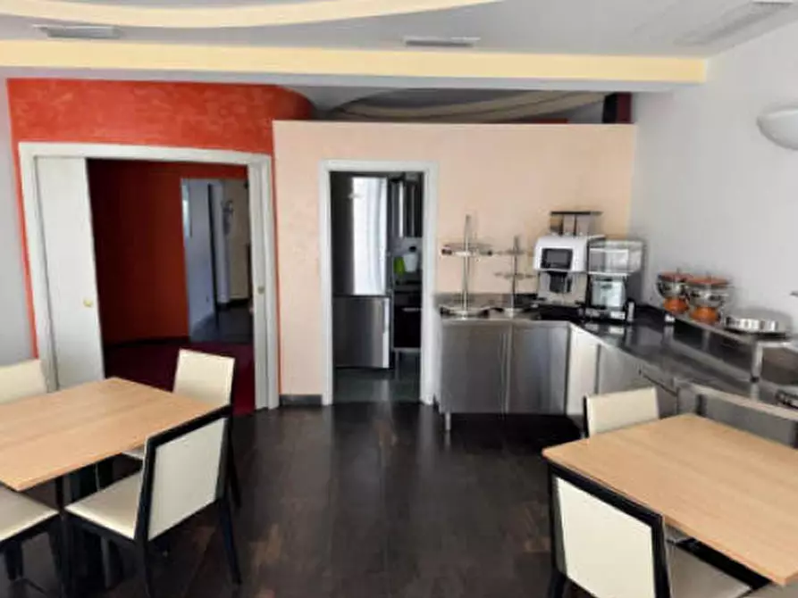 Immagine 6 di Hotel in vendita  in Piazza Martiri, 22 a Sedico