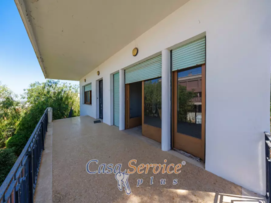 Immagine 1 di Villa in vendita  in Via Roma a Matino