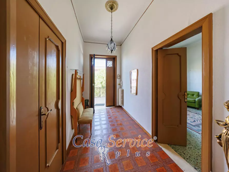 Immagine 11 di Villa in vendita  in Via Roma a Matino