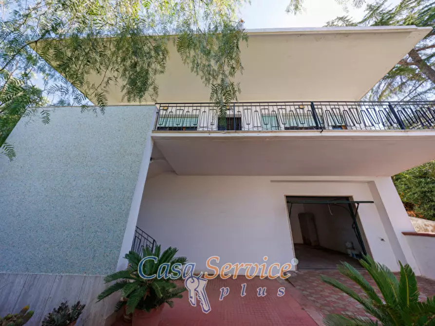Immagine 24 di Villa in vendita  in Via Roma a Matino