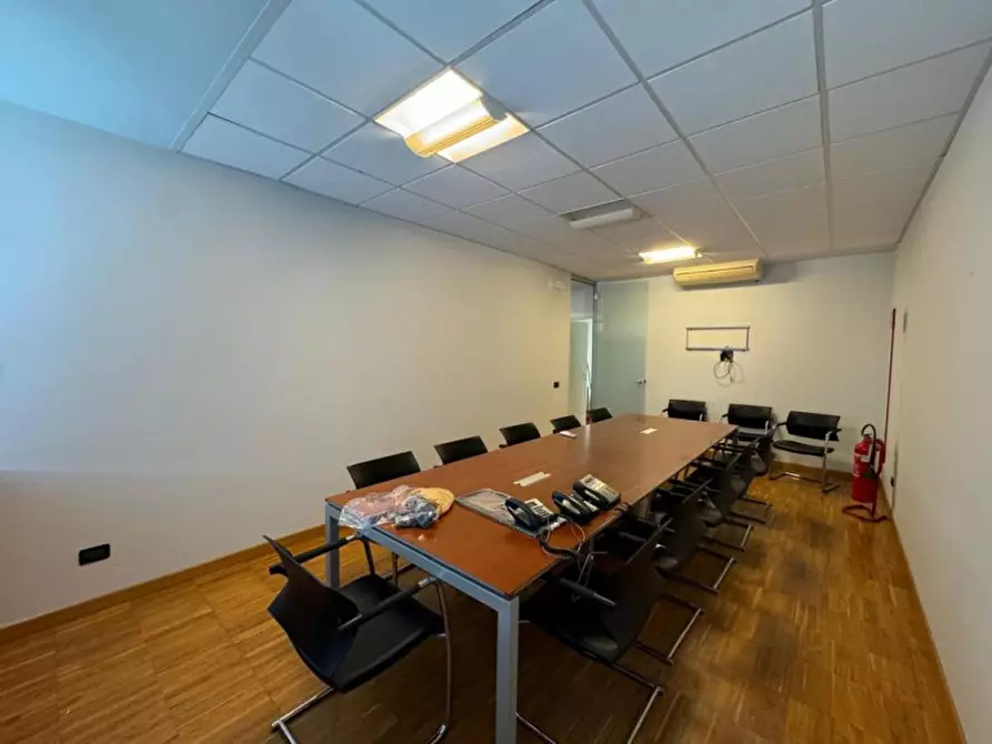 Immagine 2 di Ufficio in affitto  a Villafranca Di Verona