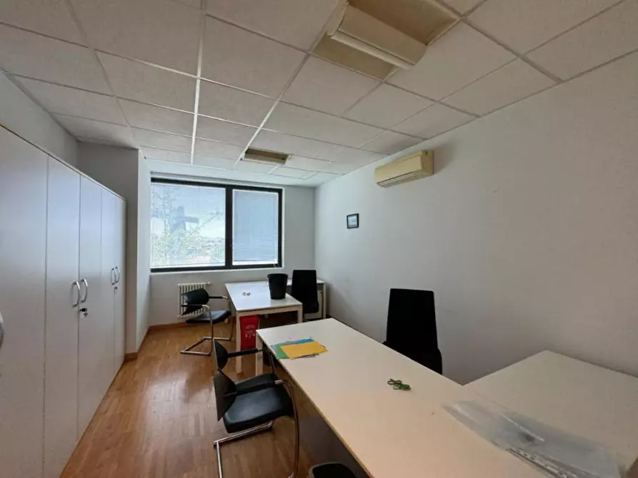 Immagine 11 di Ufficio in affitto  a Villafranca Di Verona