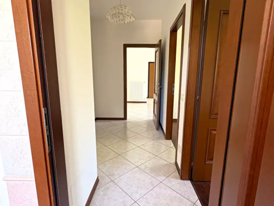 Immagine 6 di Appartamento in vendita  a Cavezzo