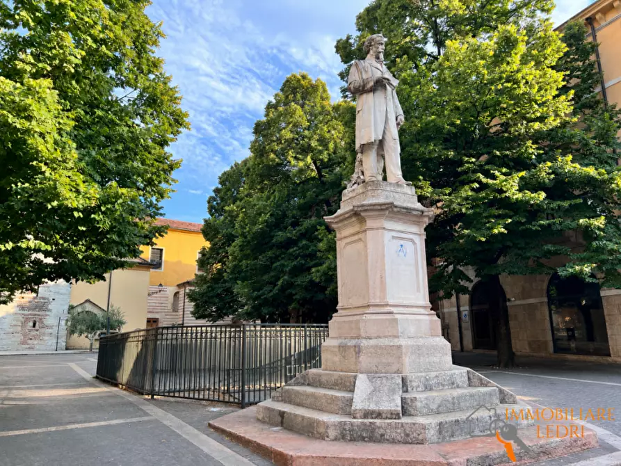 Immagine 2 di Posto auto in vendita  in Corso Cavour a Verona