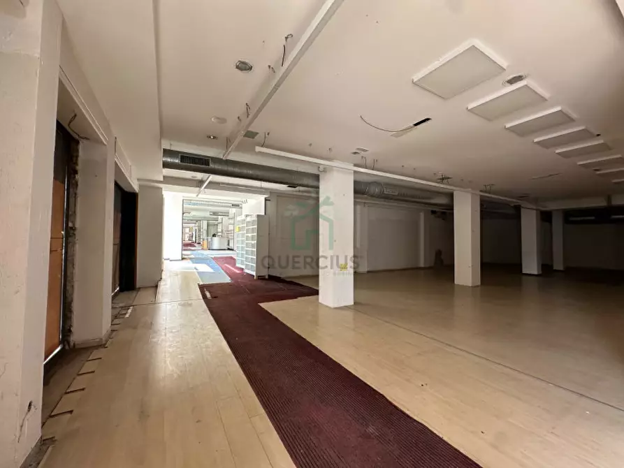 Immagine 12 di Negozio in vendita  in Via Mantovana a Verona