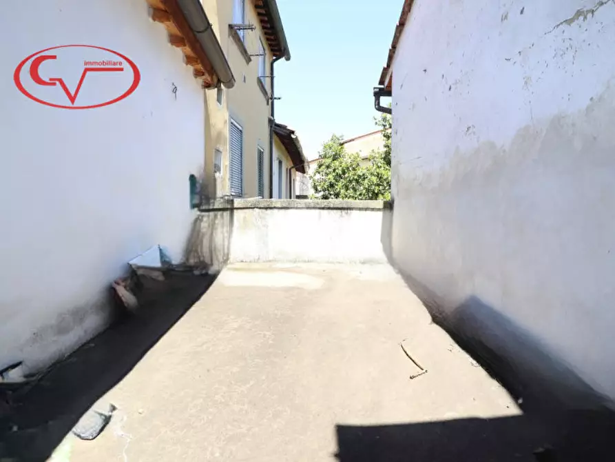 Immagine 25 di Appartamento in vendita  in Corso Italia a San Giovanni Valdarno