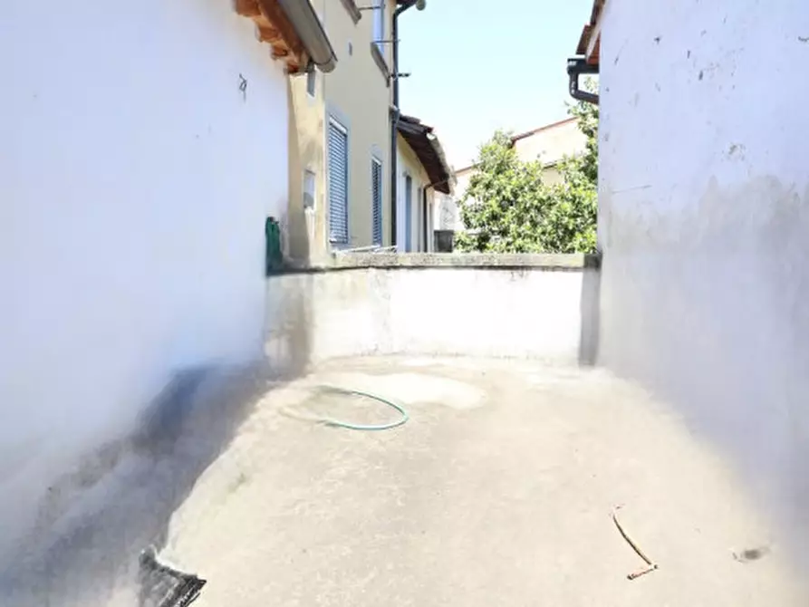 Immagine 26 di Appartamento in vendita  in Corso Italia a San Giovanni Valdarno