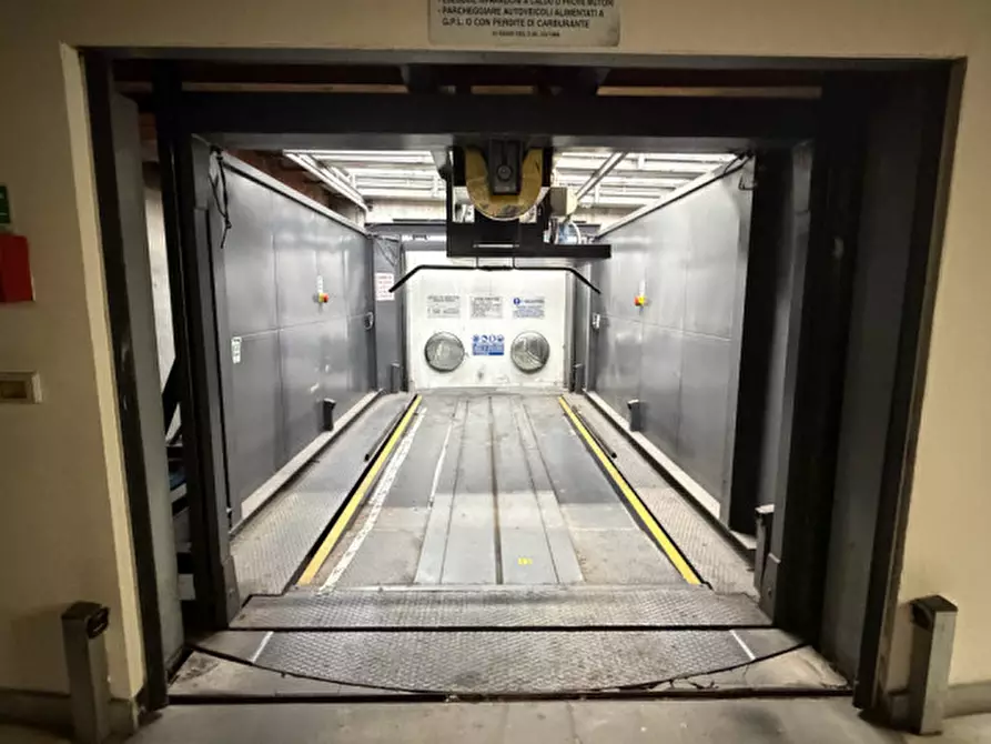 Immagine 2 di Garage in affitto  in Via delle Piazze a Padova