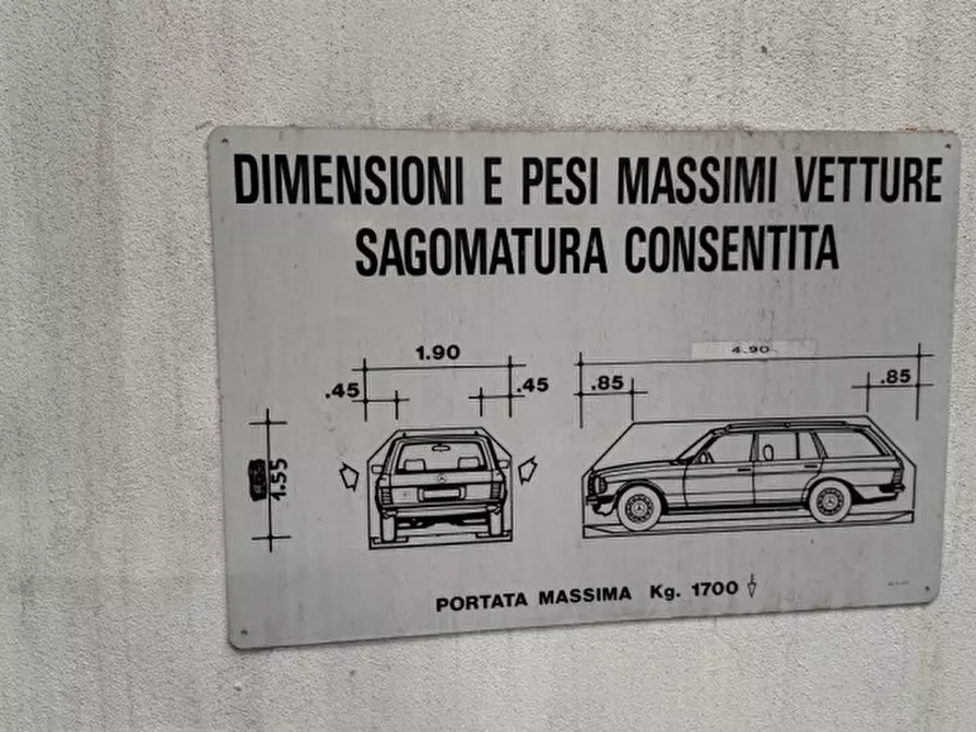 Immagine 3 di Garage in affitto  in Via delle Piazze a Padova