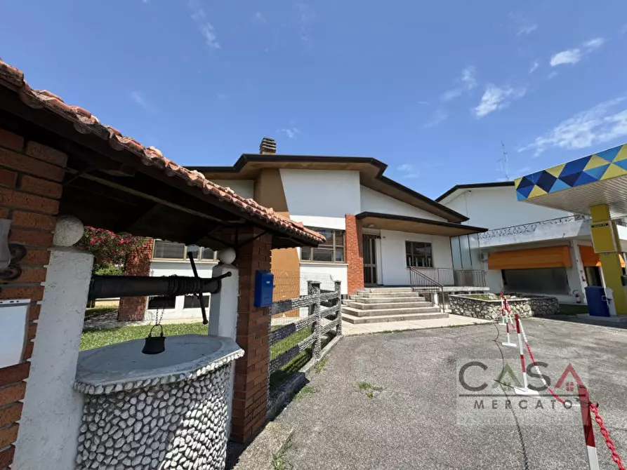 Immagine 1 di Casa indipendente in vendita  in Via Sclavons a Cordenons