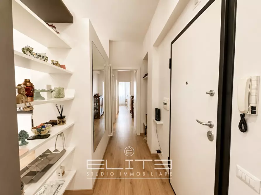 Immagine 5 di Appartamento in vendita  in Via Montesanto a Ancona