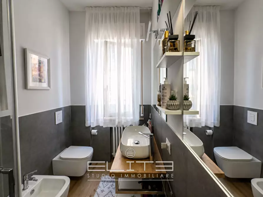 Immagine 9 di Appartamento in vendita  in Via Montesanto a Ancona