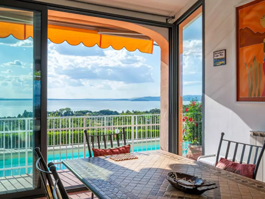Immagine 5 di Villa in vendita  a Magione