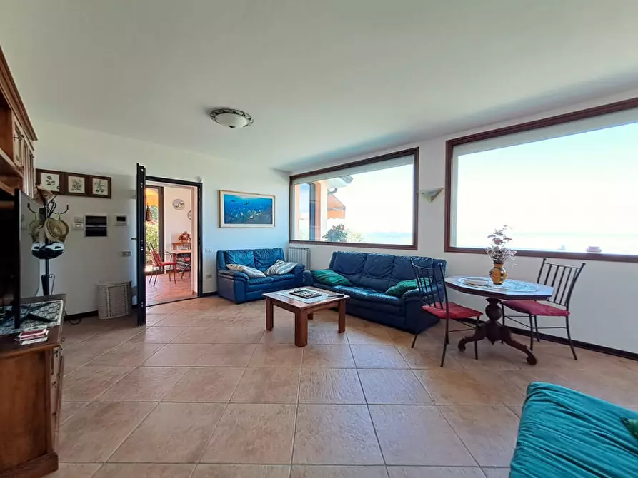Immagine 9 di Villa in vendita  a Magione