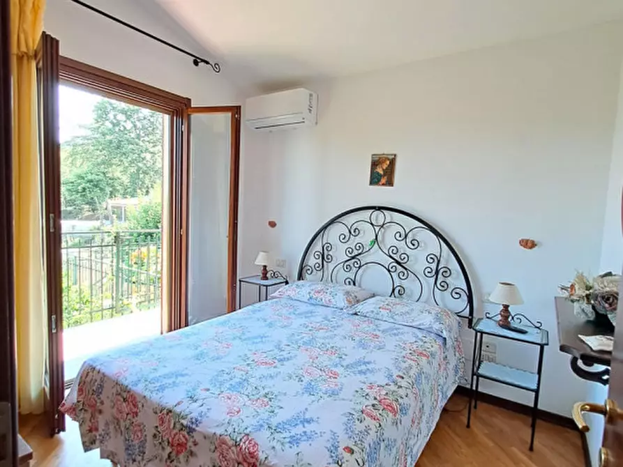 Immagine 21 di Villa in vendita  a Magione