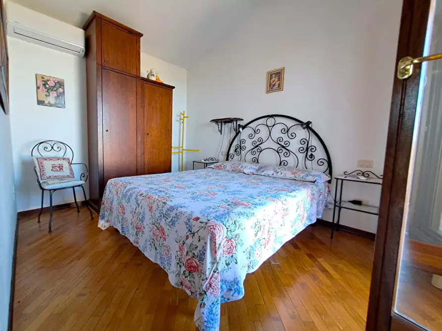 Immagine 22 di Villa in vendita  a Magione