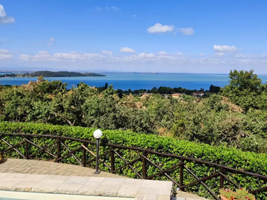 Immagine 33 di Villa in vendita  a Magione