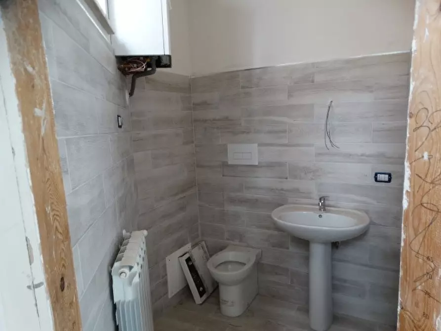 Immagine 3 di Negozio in affitto  in via nazionale n.SNC a Marsicovetere